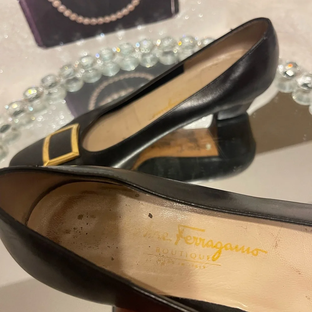 Salvatore Ferragamo Ruffina flats size 8B - Picture 6 of 7